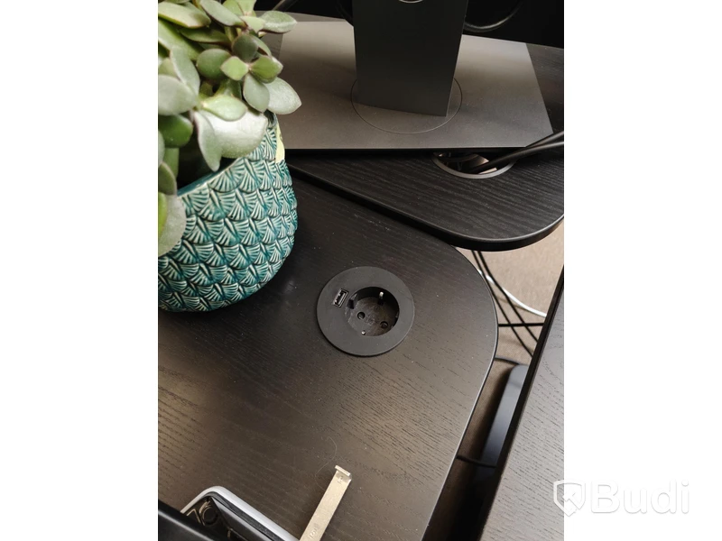 Elektriskt höj och sänkbart skrivbord