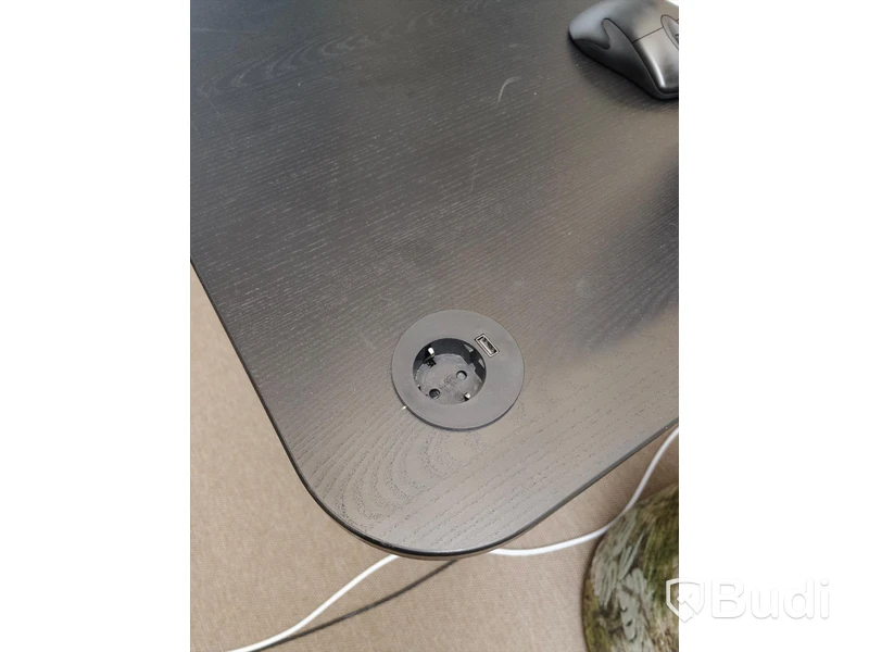Elektriskt höj och sänkbart skrivbord