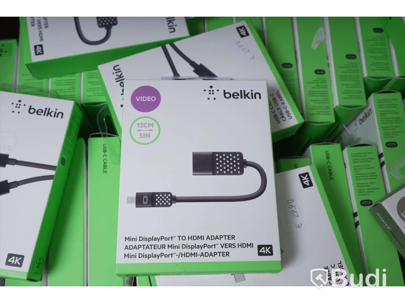 Låda med diverse kablar - belkin