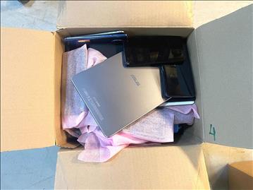  Parti med utrangerade mobiltelefoner och tablets - OBS! Reparationsobjekt