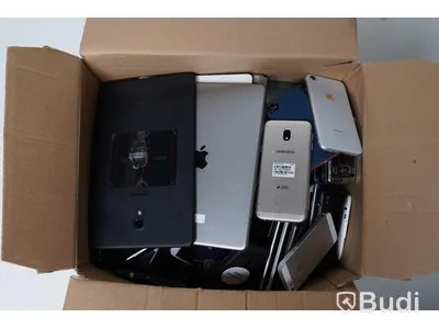 Parti med utrangerade mobiltelefoner och tablets - OBS! Reparationsobjekt