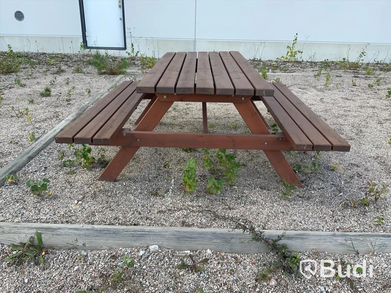 Picnicbord med dubblabänkar. 170cm  längd höjd 72cm