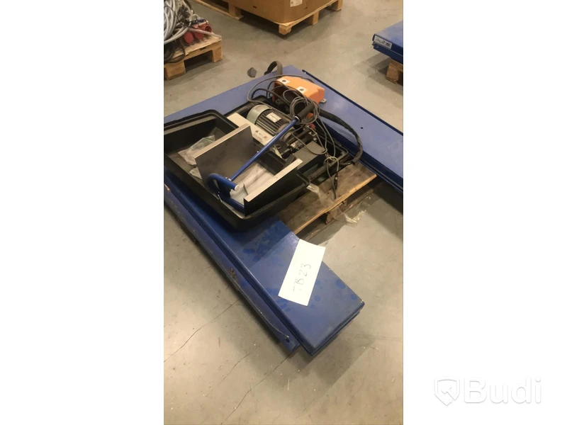 2st Liftar med fotpedal. Osäker funktion.