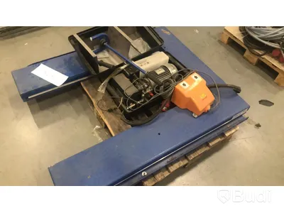 2st Liftar med fotpedal. Osäker funktion.