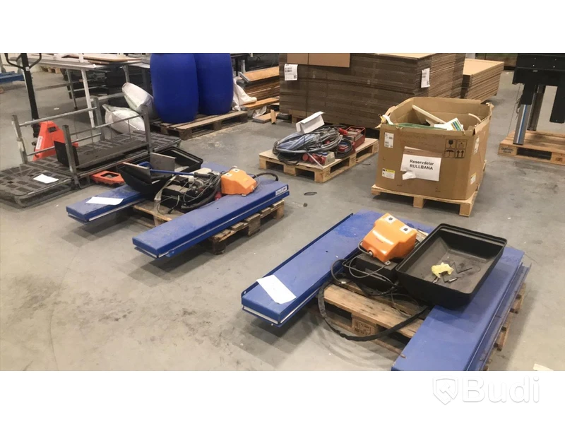 2st Liftar med fotpedal. Osäker funktion.