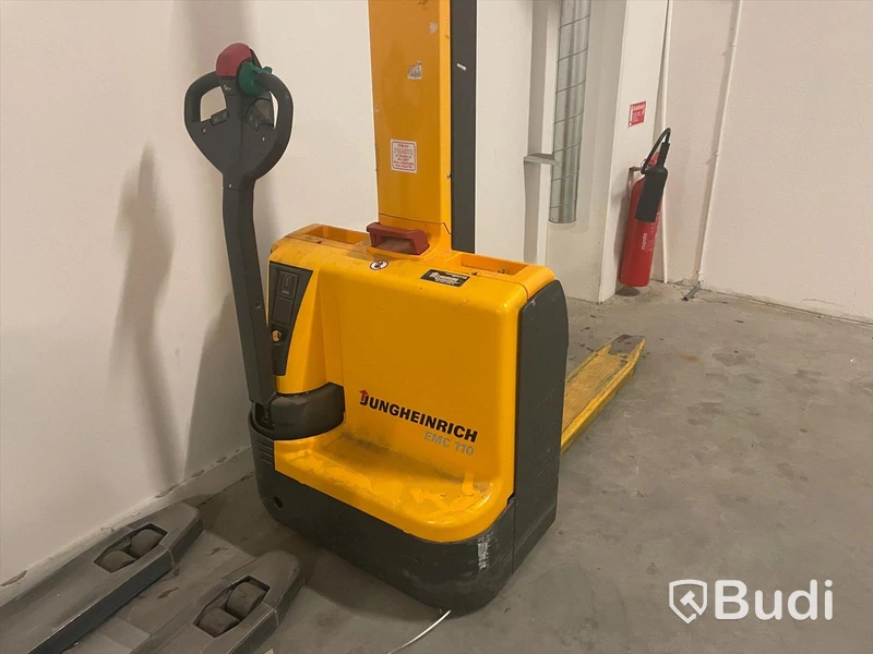 Truck Jungheinrich EMC 110 med inbyggd laddare. Ej funktionstestad. Defekt
