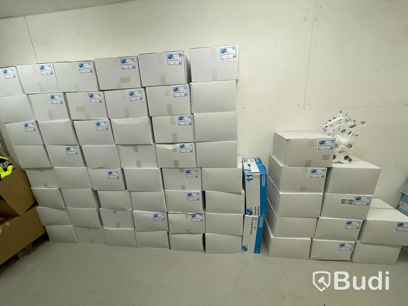 58 kartonger Pappershanddukar 25x31 cm. 2400 per kartong.