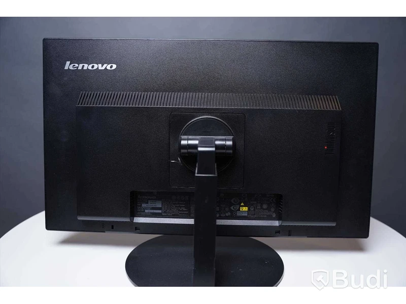 Datorskärmar 3st - Lenovo ThinkVision T24i-10, Lenovo ThinkVision T2424pA, Lenovo ThinkVision E24-10.