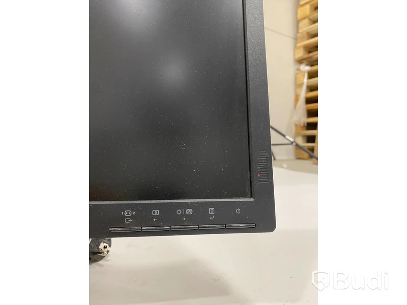 2 st Lenovo T2224dA, 21,5” datorskärmar