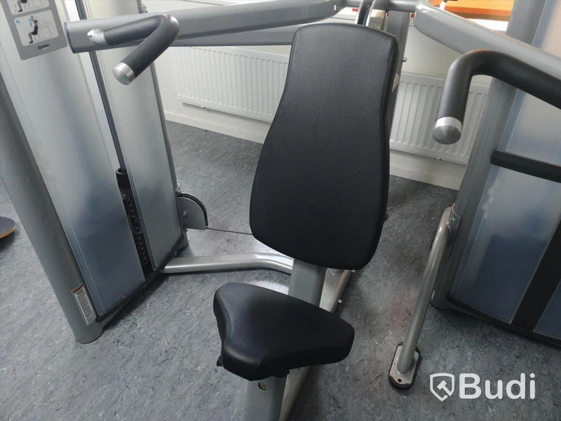 Axelpressmaskin Life Fitness, Viktmagasin upp till 91 KG