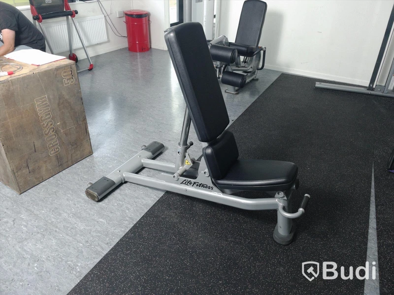 Ställbar träningsbänk Life Fitness