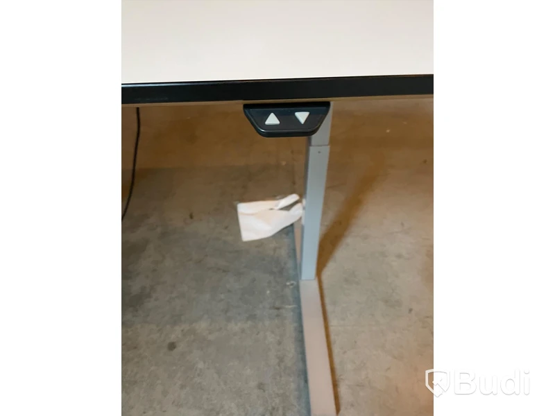 Skrivbord höj- och sänkbart