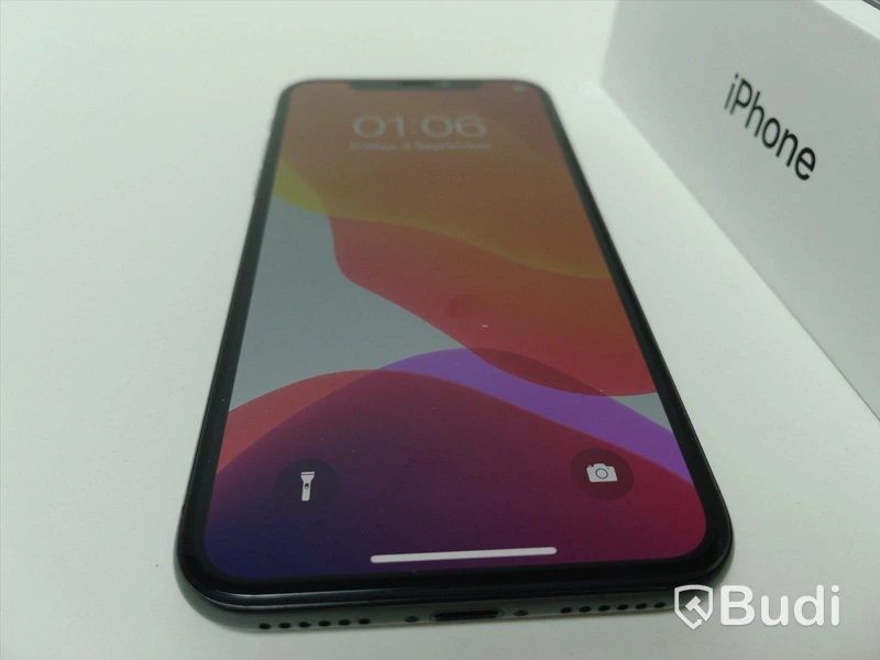 Iphone X, 64 GB med tillbehör 100 procent batterihälsa