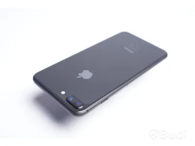 iPhone 8 Plus - 64 GB, 100 procent batterihälsa. Inkl. laddare och hörlurar.