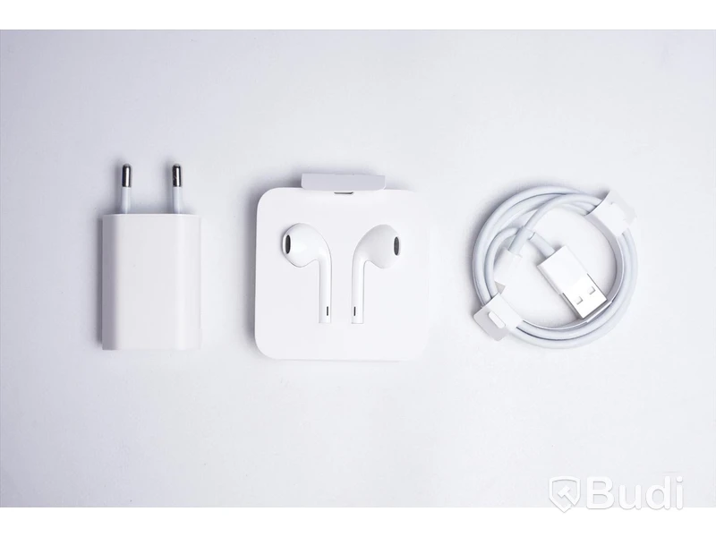iPhone 8 - 64 GB, 83 procent batterihälsa. Inkl. laddare och hörlurar.