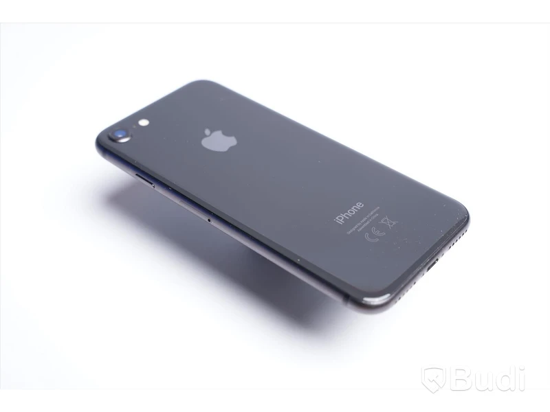 iPhone 8 - 64 GB, 83 procent batterihälsa. Inkl. laddare och hörlurar.