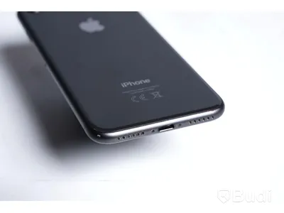 iPhone 8 - 64 GB, 92 procent batterihälsa, smått repig på framsida skärm.