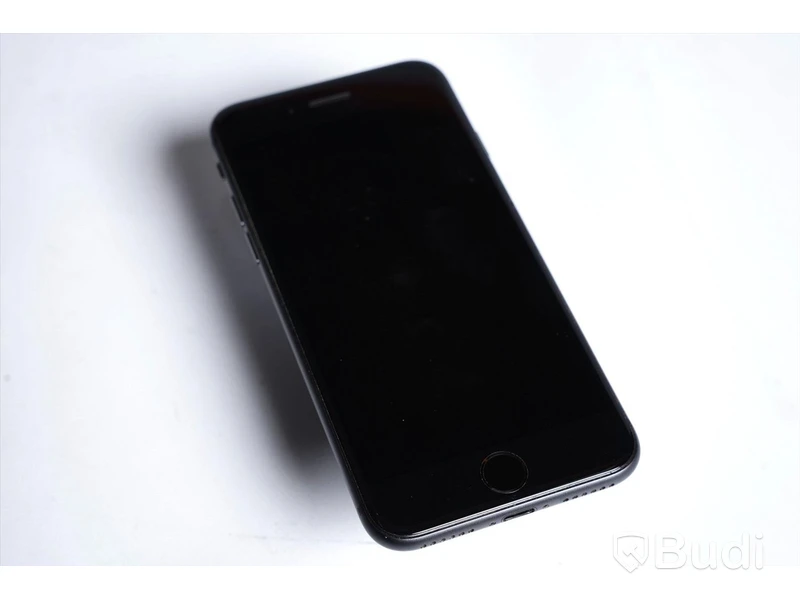 iPhone 8 - 64 GB, 92 procent batterihälsa, smått repig på framsida skärm.