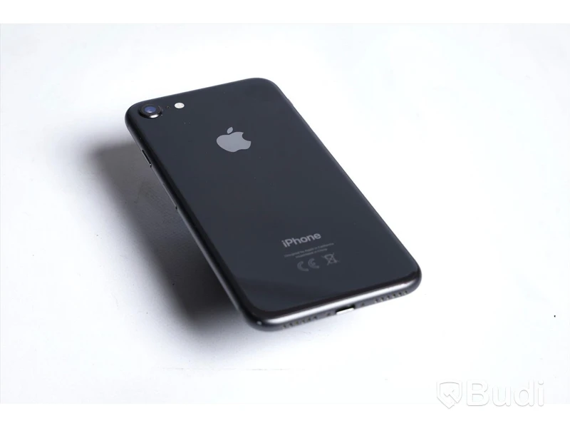 iPhone 8 - 64 GB, 92 procent batterihälsa, smått repig på framsida skärm.