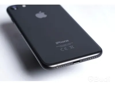 iPhone 8 - 64 GB, 88 procent batterihälsa, en djupare repa på framsida skärm.