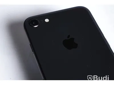 iPhone 8 - 64 GB, 90 procent batterihälsa, små repor på framsida skärm.