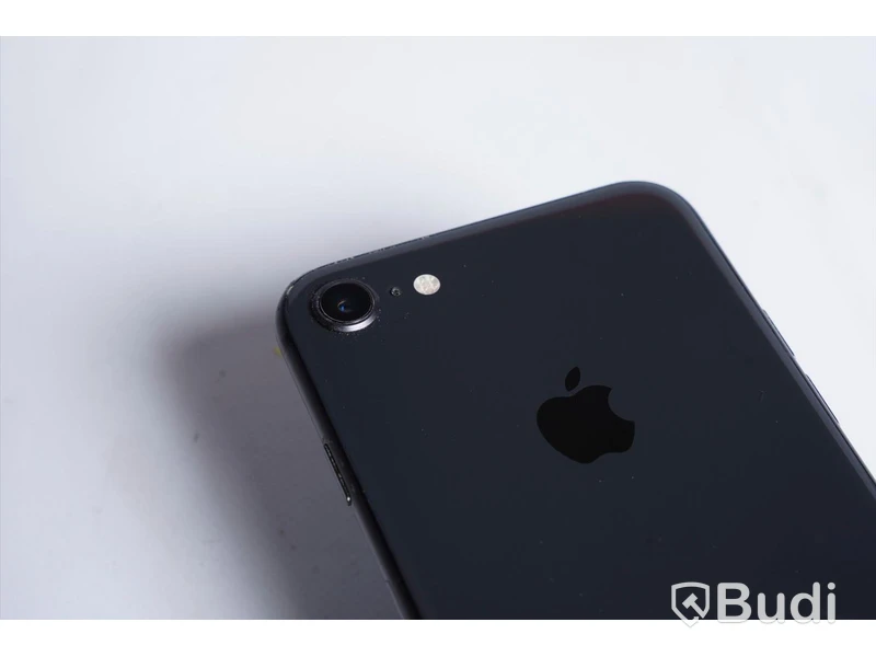 iPhone 8 - 256 GB, 97 procent batterihälsa, sprucken framsida samt repor.