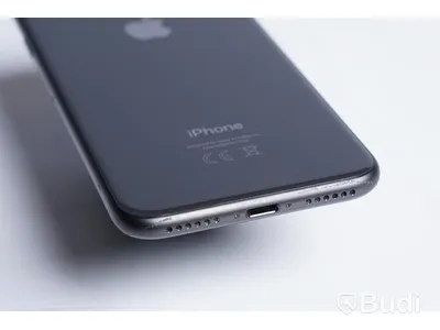 iPhone 8 - 256 GB, 97 procent batterihälsa, sprucken framsida samt repor.