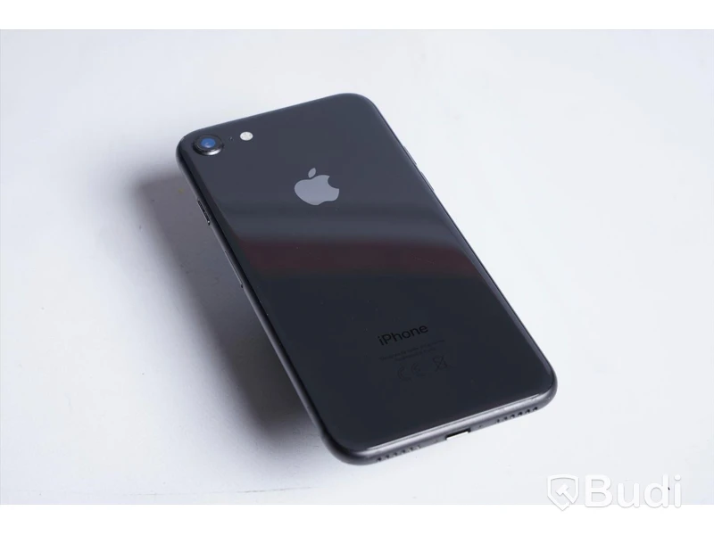 iPhone 8 - 256 GB, 97 procent batterihälsa, sprucken framsida samt repor.