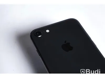 iPhone 8 - 64 GB, 86 procent batterihälsa, smått repig runt om.