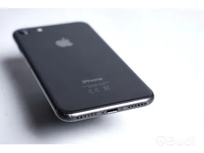 iPhone 8 - 64 GB, 86 procent batterihälsa, smått repig runt om.