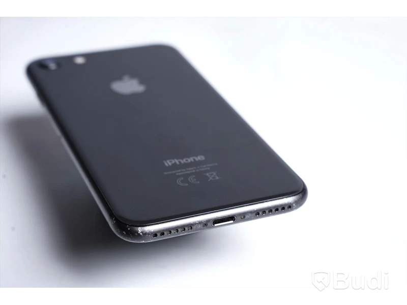 iPhone 8 - 64 GB, 86 procent batterihälsa, smått repig runt om.