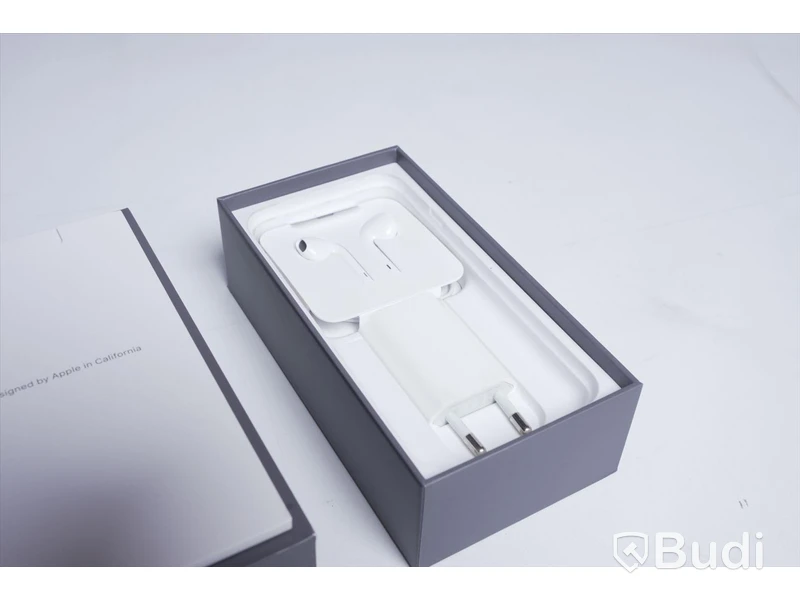 iPhone 8 - 64 GB, 100 procent batterihälsa, inkl. låda samt tillbehör, Apple.