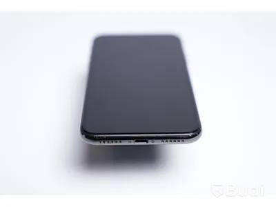 iPhone X - 64 GB, 97 procent batterihälsa, Apple. Sprickor och repor.