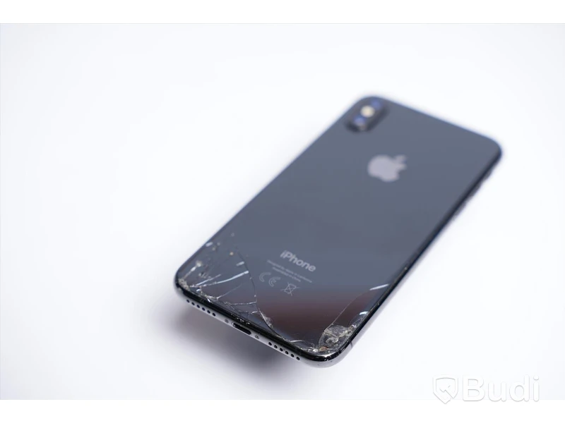iPhone X - 64 GB, 97 procent batterihälsa, Apple. Sprickor och repor.