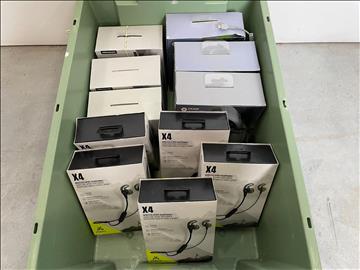 Hörlurar - ca 10 st, blandade varumärken (Urbanears, Joybird och Coloud). Med och utan bluetooth Returer/reklamationer, ej funktionstestade.