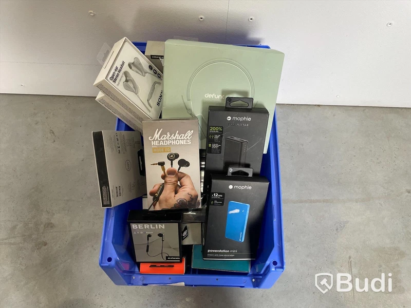 Hörlurar, högtalare, powerbank - ca 15 st, blandade varumärken (Urbanista, Mophine, Jabra, Ercko, etc). Returer/reklamationer, ej funktionstestade.