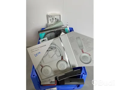 Hörlurar, högtalare, powerbank - ca 15 st, blandade varumärken (Urbanista, Mophine, Jabra, Ercko, etc). Returer/reklamationer, ej funktionstestade.