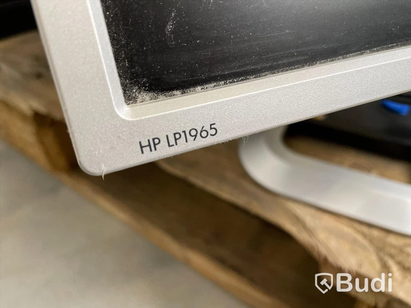 Datorskärm - 8 st, HP, Lenovo och Samsung. Bruksskick, ej funktionstestad.