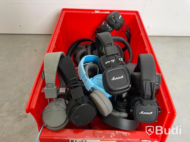 Hörlurar - 13 st, blandade märken (JBL, Jabra, Urbanears). Reklamation, ej funktionstestad.