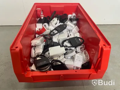 Tillbehörspaket - 9 lådor, dator- och mobiltillbehör, blandade varumärken. Varierat skick (nytt och bruksskick), ej funktionstestad.