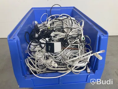 Tillbehörspaket - 9 lådor, dator- och mobiltillbehör, blandade varumärken. Varierat skick (nytt och bruksskick), ej funktionstestad.