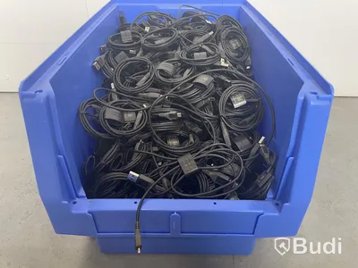 Tillbehörspaket - 9 lådor, dator- och mobiltillbehör, blandade varumärken. Varierat skick (nytt och bruksskick), ej funktionstestad.