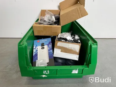 Tillbehörspaket - 7 lådor, mobil- dator- och diverse tillbehör. Blandade märken, varierat skick, ej funktionstestad.