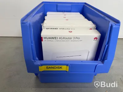 Tillbehörspaket - 7 lådor, mobil- dator- och diverse tillbehör. Blandade märken, varierat skick, ej funktionstestad.