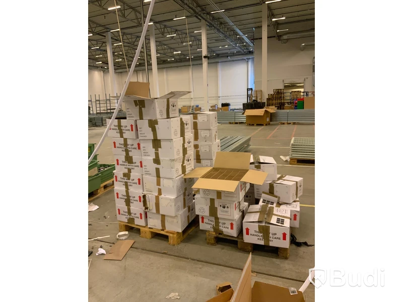 2 Pall med reklamationer mobiltelefoner. OBS! Troligen defekta. Osäkert skick.
