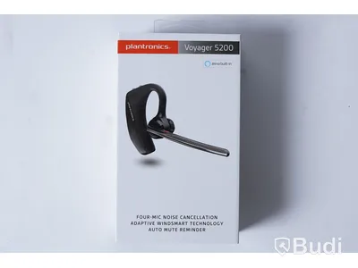 3st, Plantronics - Voyager 5200 hörlurar.