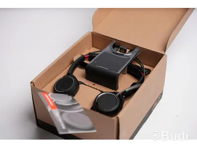Headset - Plantronics Voyager Focus UC B825-M. Ny Ny, Obruten förpackning.