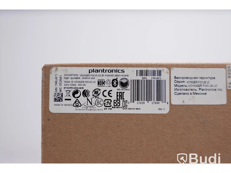 Headset - Plantronics Voyager Focus UC B825-M. Ny Ny, Obruten förpackning.