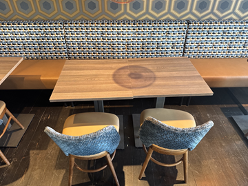 Soffa, 2 st. bord och 2 st. stolar