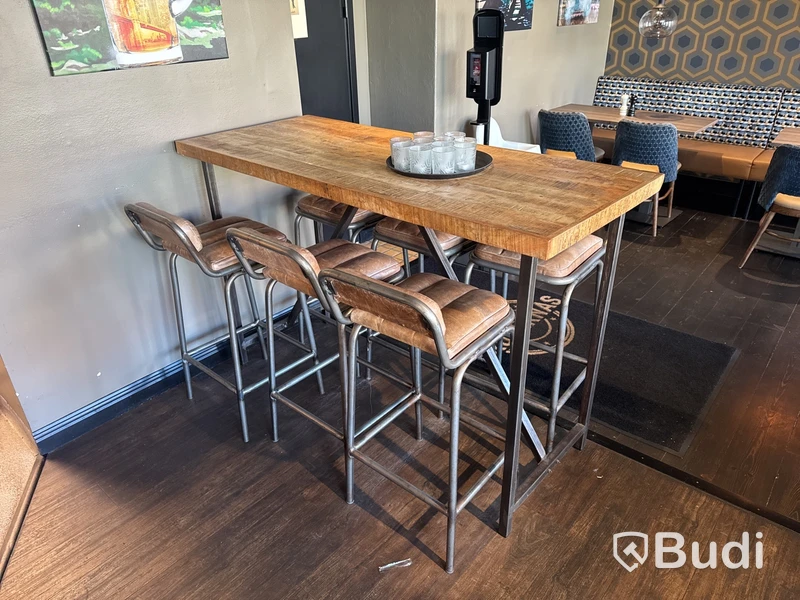 Barbord med 6 st. Barstolar